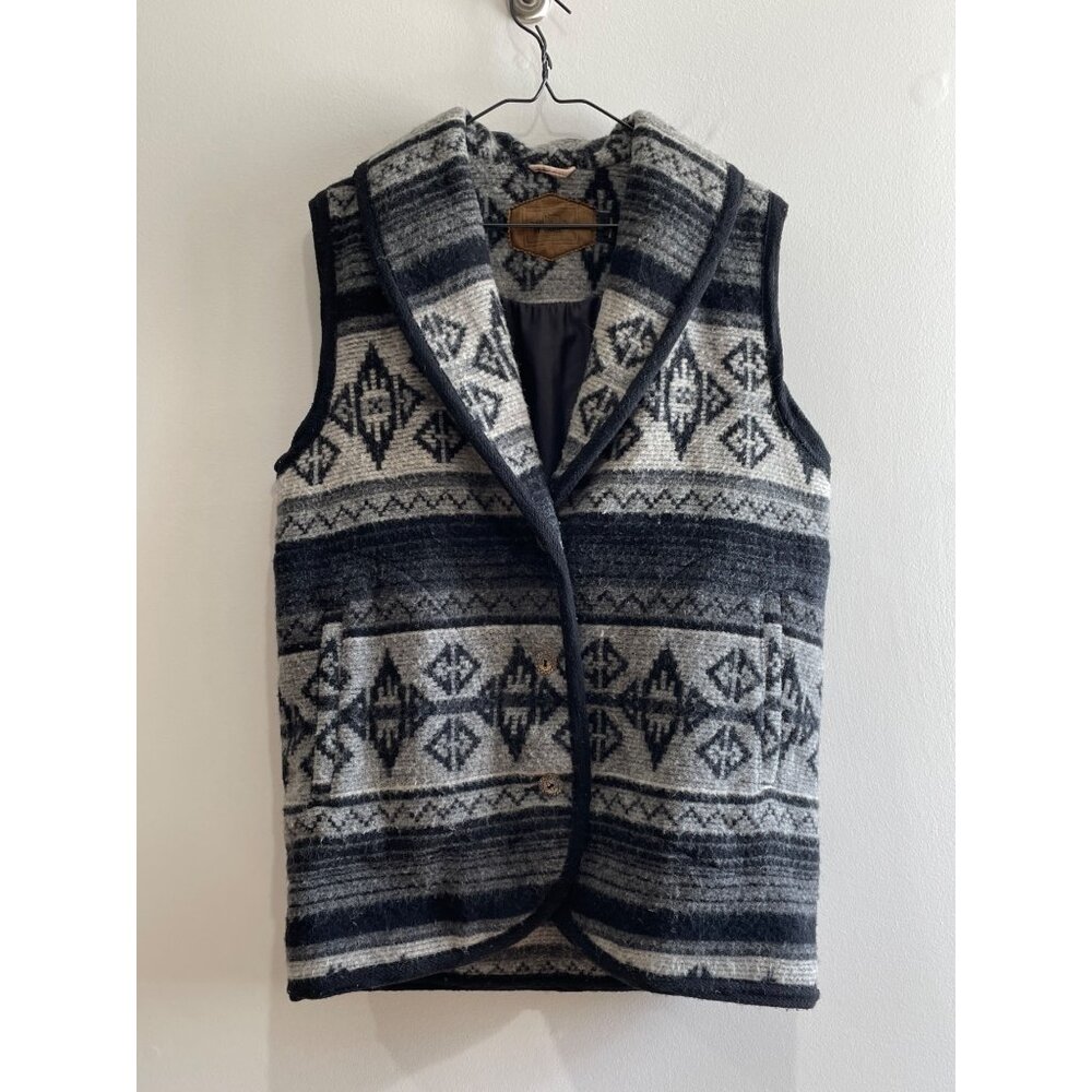 VTG Woolrich Blanket Wool Vest Womens M Black Gray Aztec Western Made in USA 80s